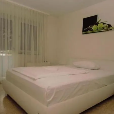 Modernes In Apartment Stuttgart